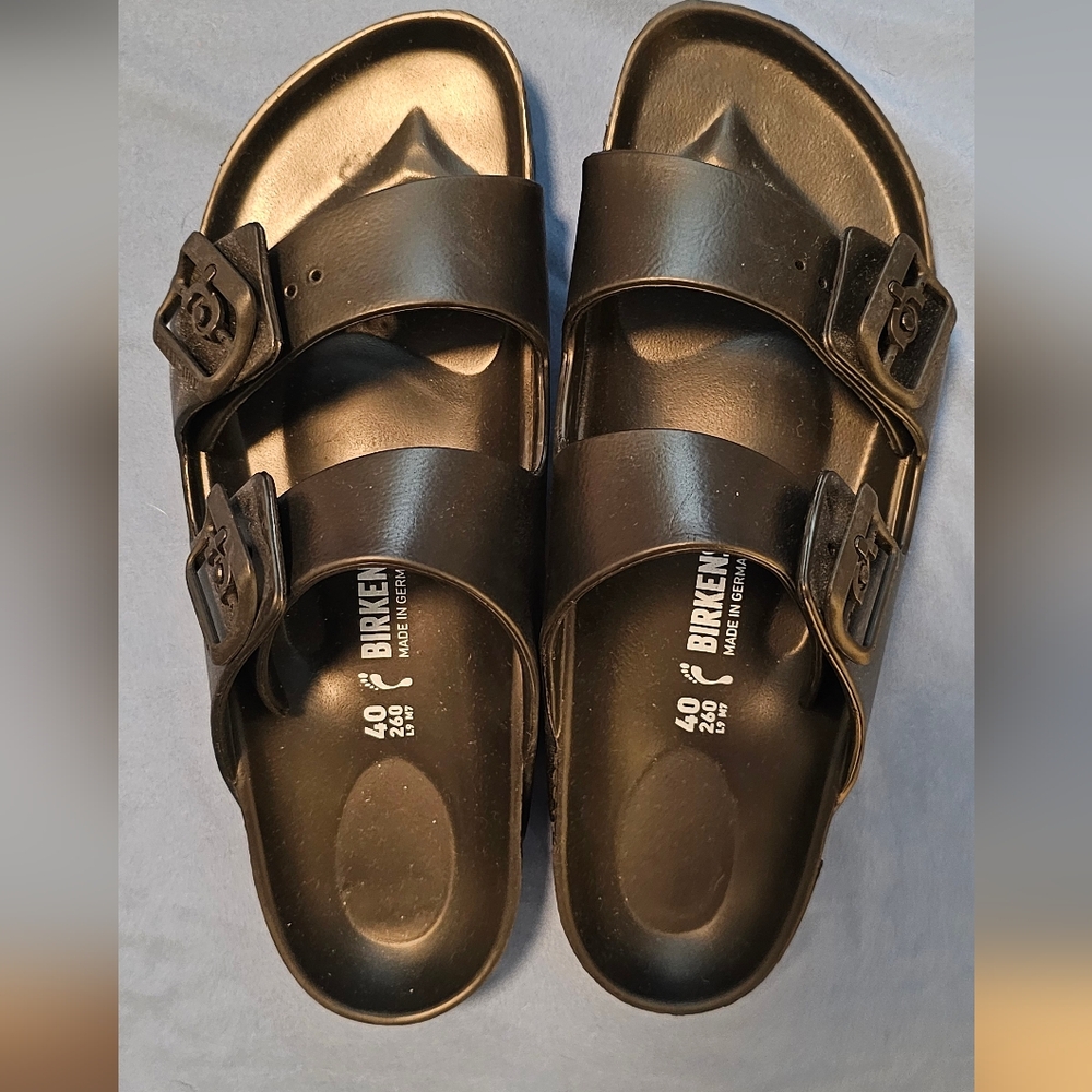 NWOT! Birkenstock Arizona Essentials EVA - Black - Size 40